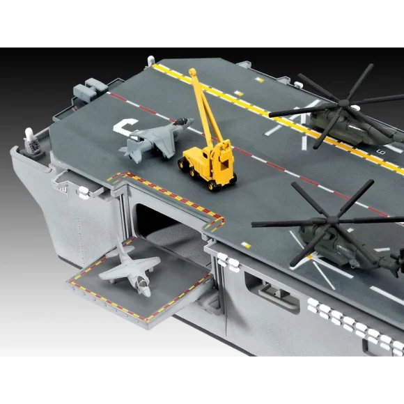 Revell Model Set US Navy Assault Carrier WASP Class - Image 3