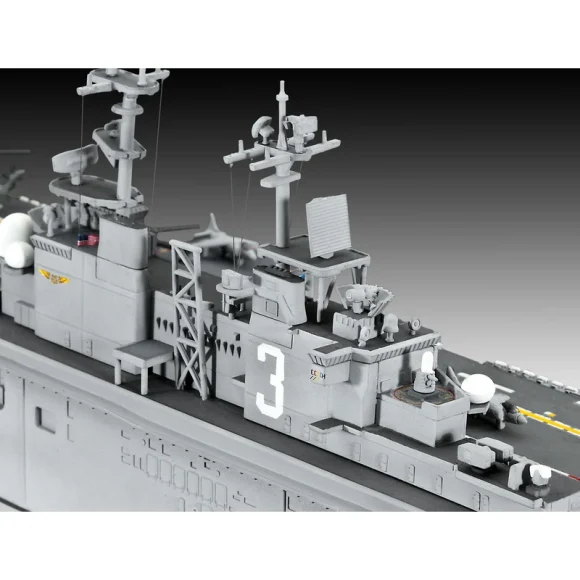 Revell Model Set US Navy Assault Carrier WASP Class - Image 5