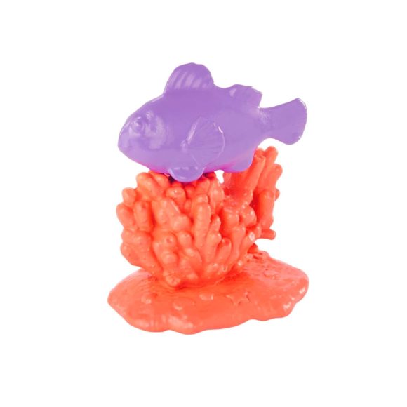 Barbie® Marine Biologist Doll and Playset (Light Skin Tone) - Image 4