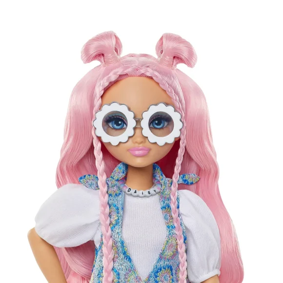 Barbie Dream Besties Daisy Jean Fashion Doll With 9 DJ & Music Themed Accessories - Image 3